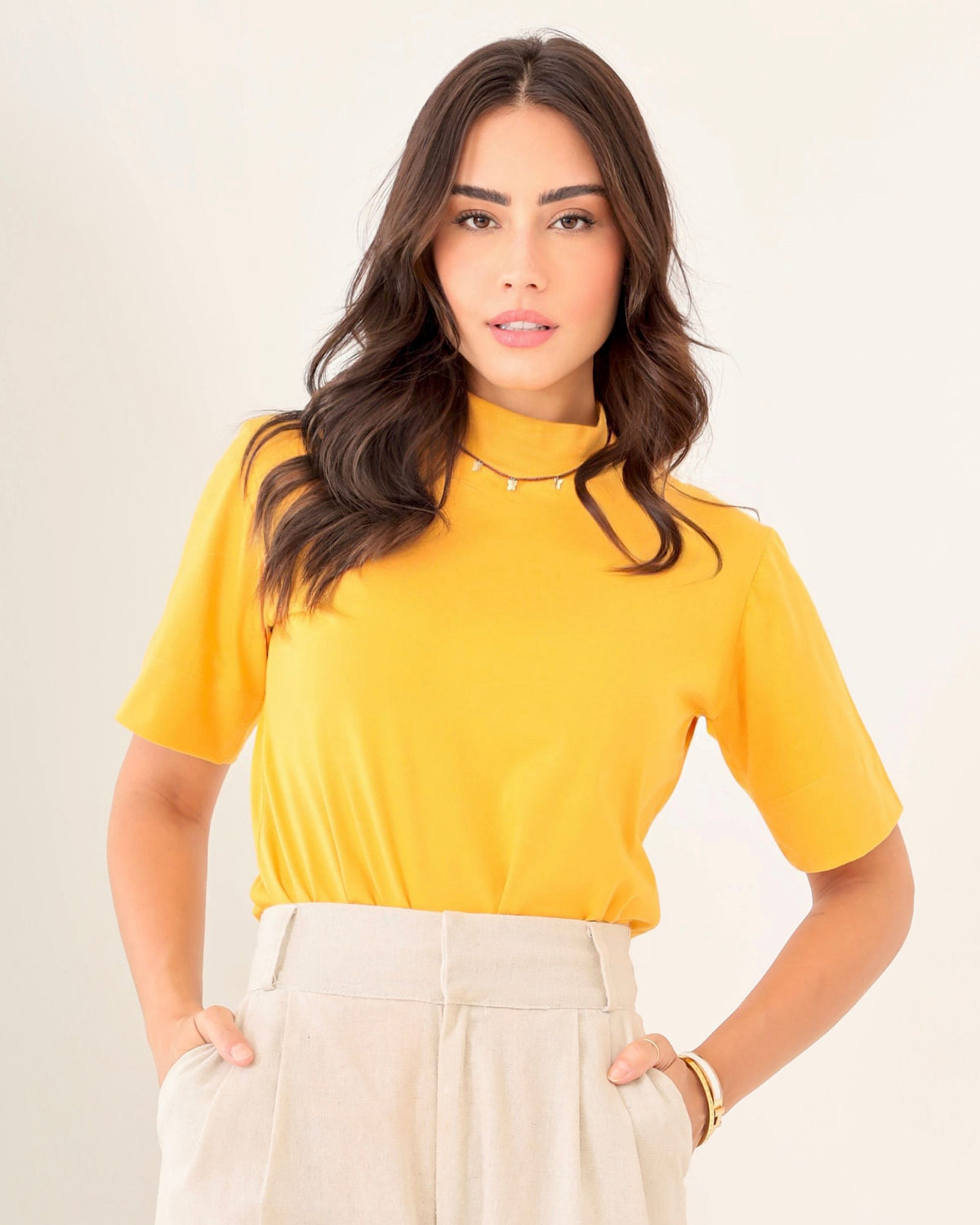 T-SHIRT GOLA ALTA / AMARELO AROMATIC