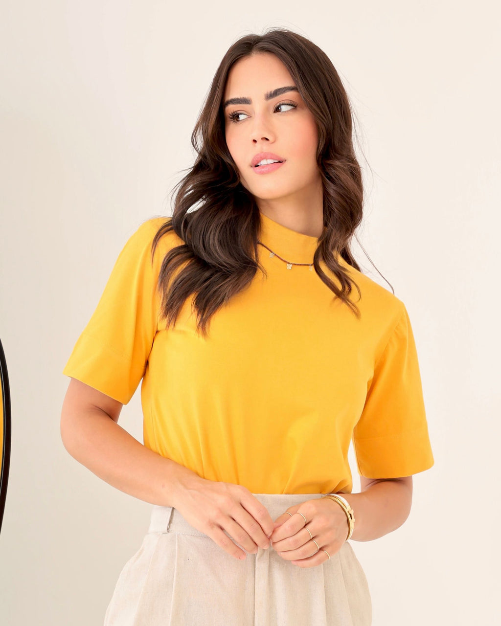 T-SHIRT GOLA ALTA / AMARELO AROMATIC
