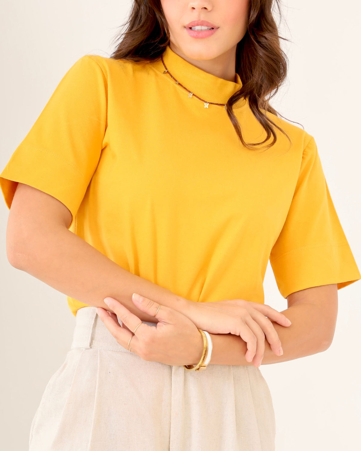 T-SHIRT GOLA ALTA / AMARELO AROMATIC