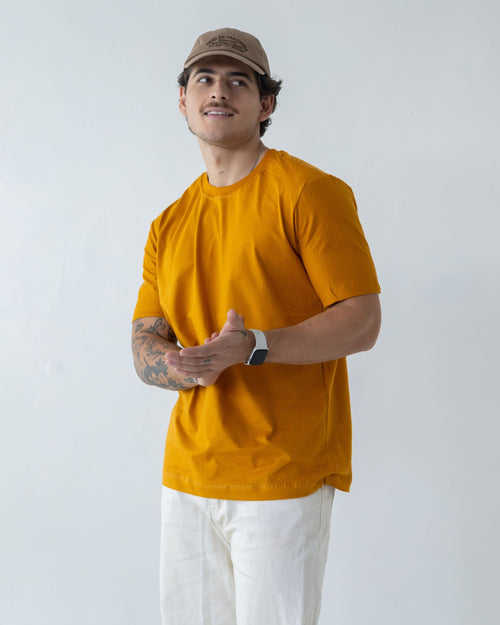 CAMISETA BÁSICA / AMARELO SAFRON