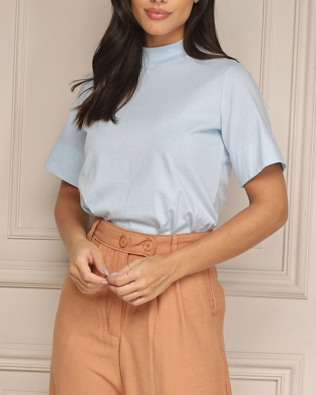T-SHIRT GOLA ALTA / AZUL CÉU