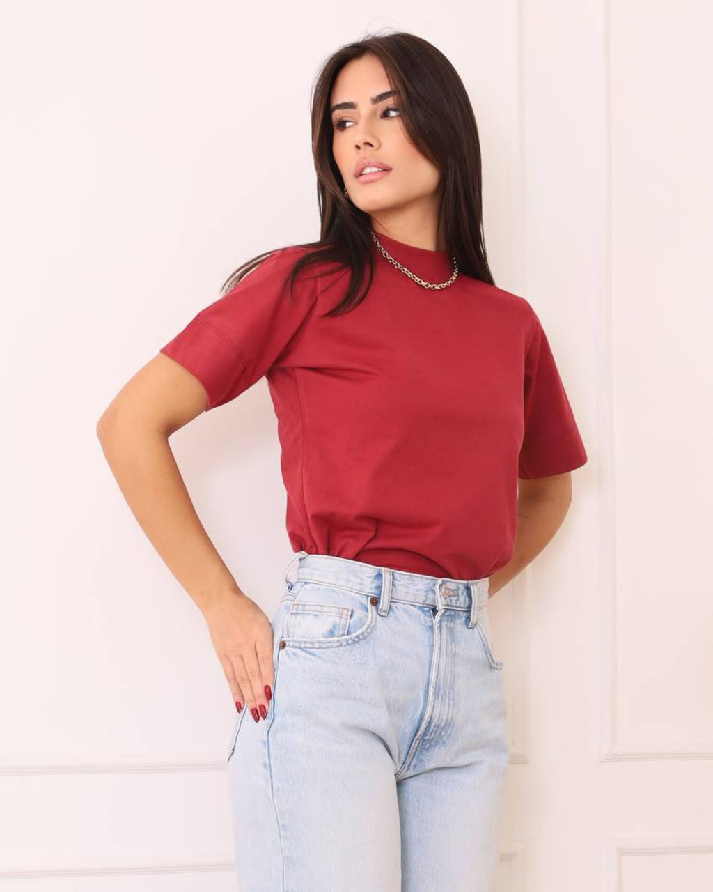 T-SHIRT GOLA ALTA / BORDÔ CHILLI