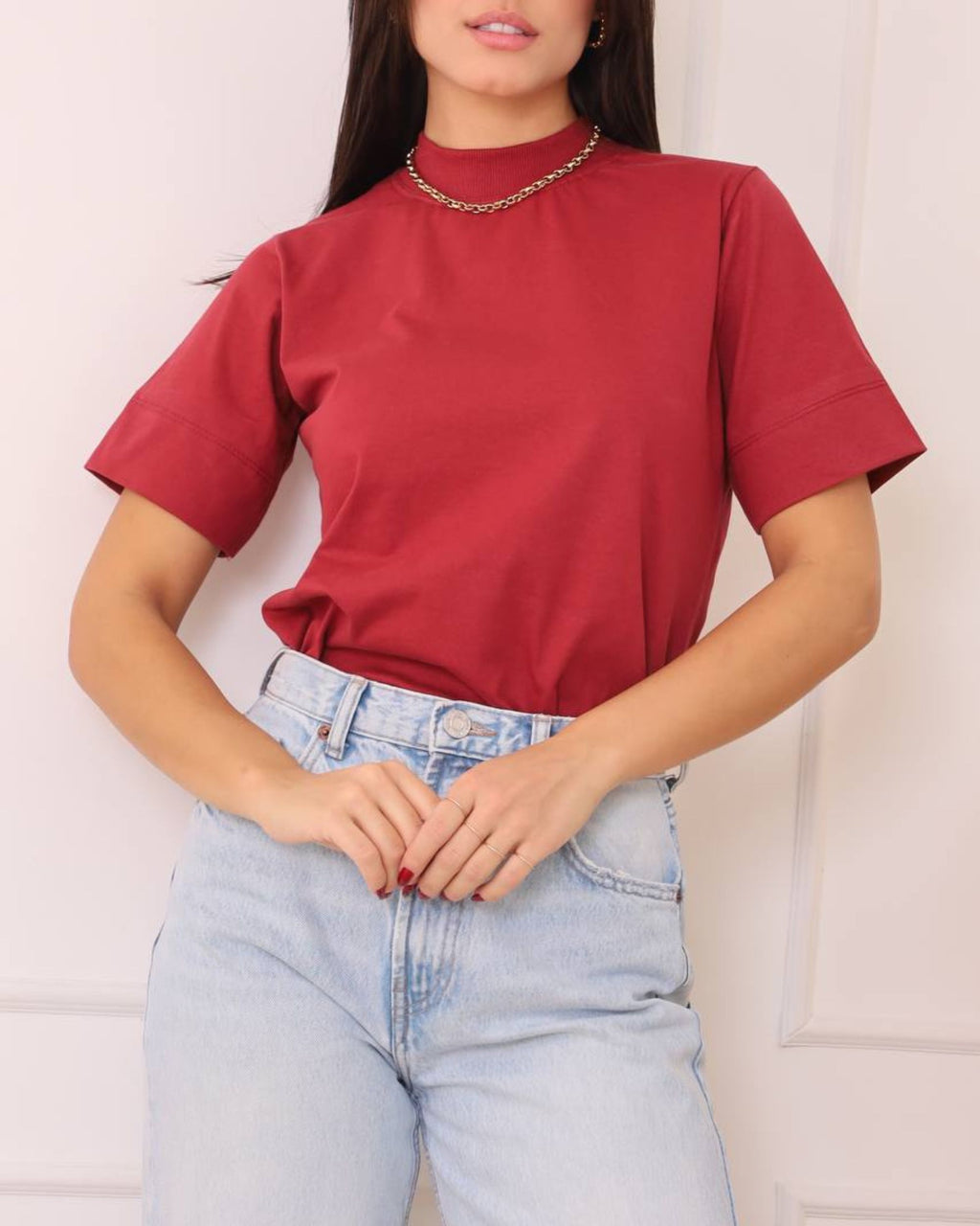 T-SHIRT GOLA ALTA / BORDÔ CHILLI