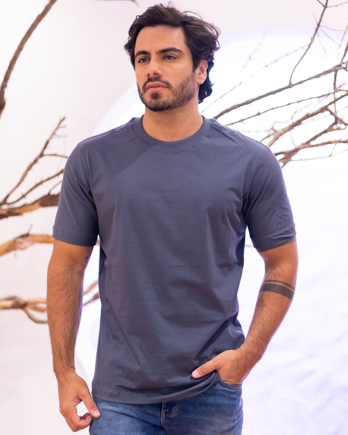 CAMISETA BÁSICA / CINZA ARDÓSIA