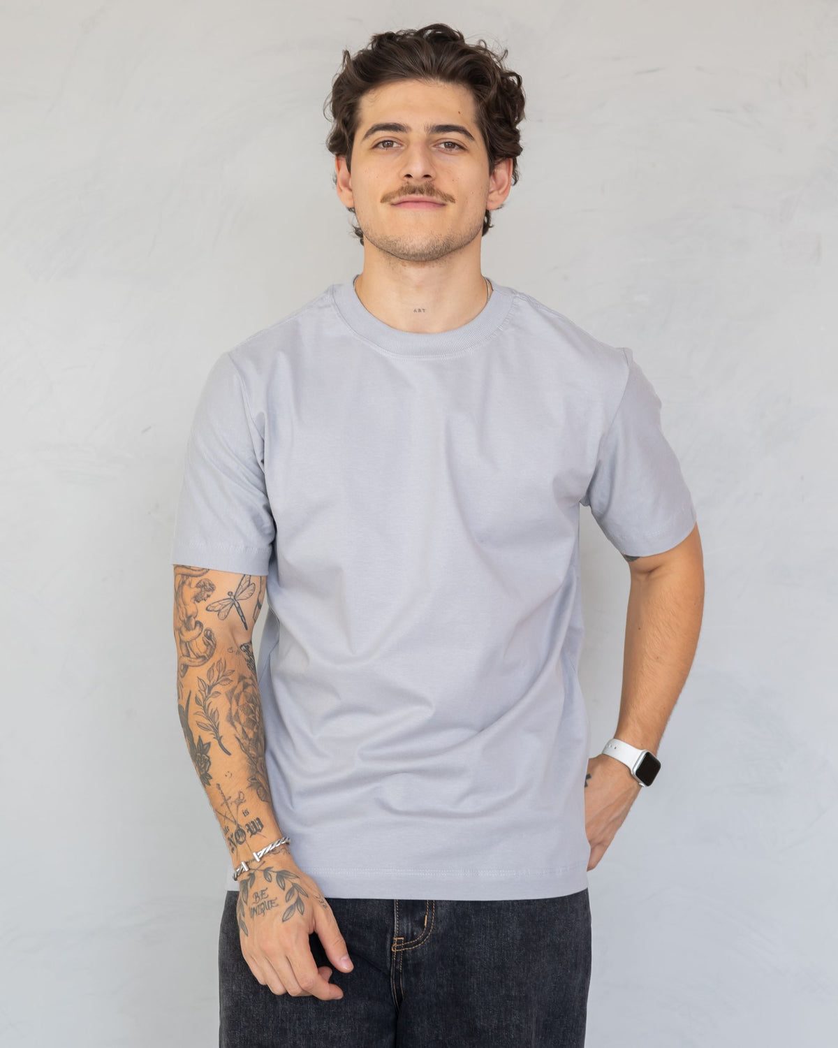 CAMISETA BÁSICA / CINZA GRAY LIGHT