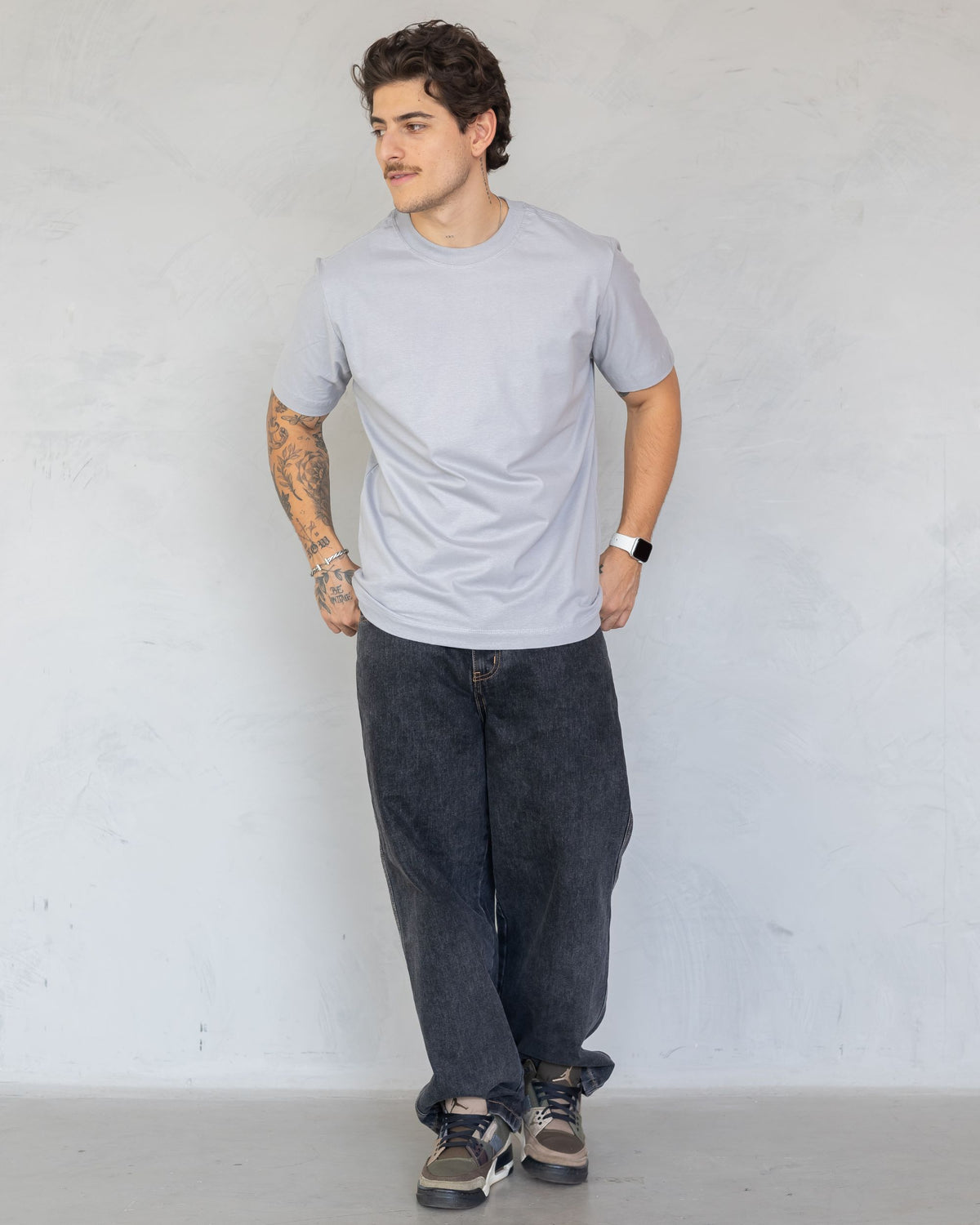 CAMISETA BÁSICA / CINZA GRAY LIGHT
