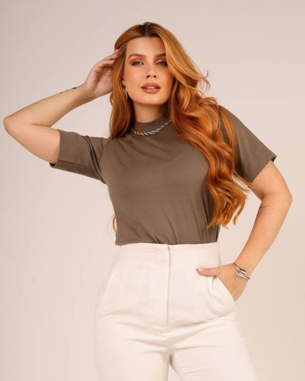 T-SHIRT GOLA ALTA / CINZA WARM