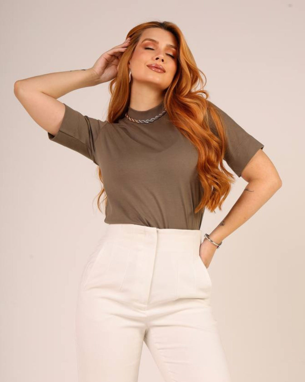 T-SHIRT GOLA ALTA / CINZA WARM