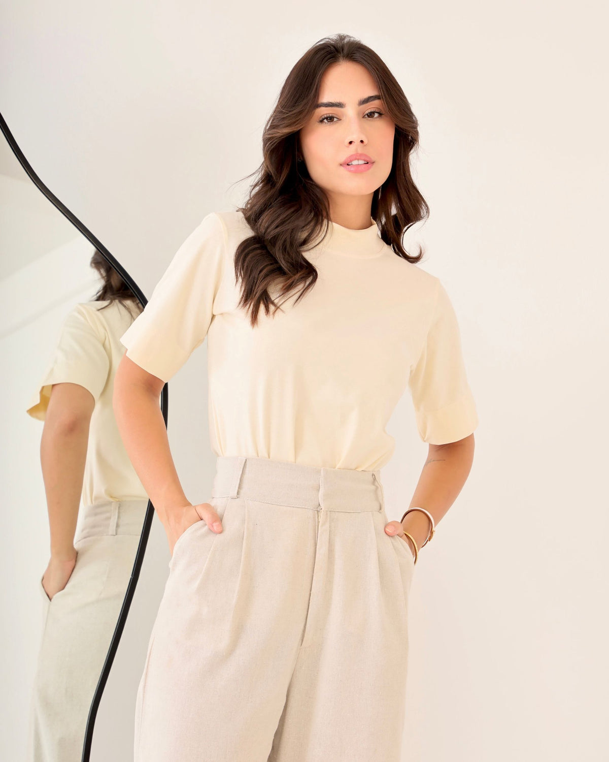 T-SHIRT GOLA ALTA / CREME NATURAL