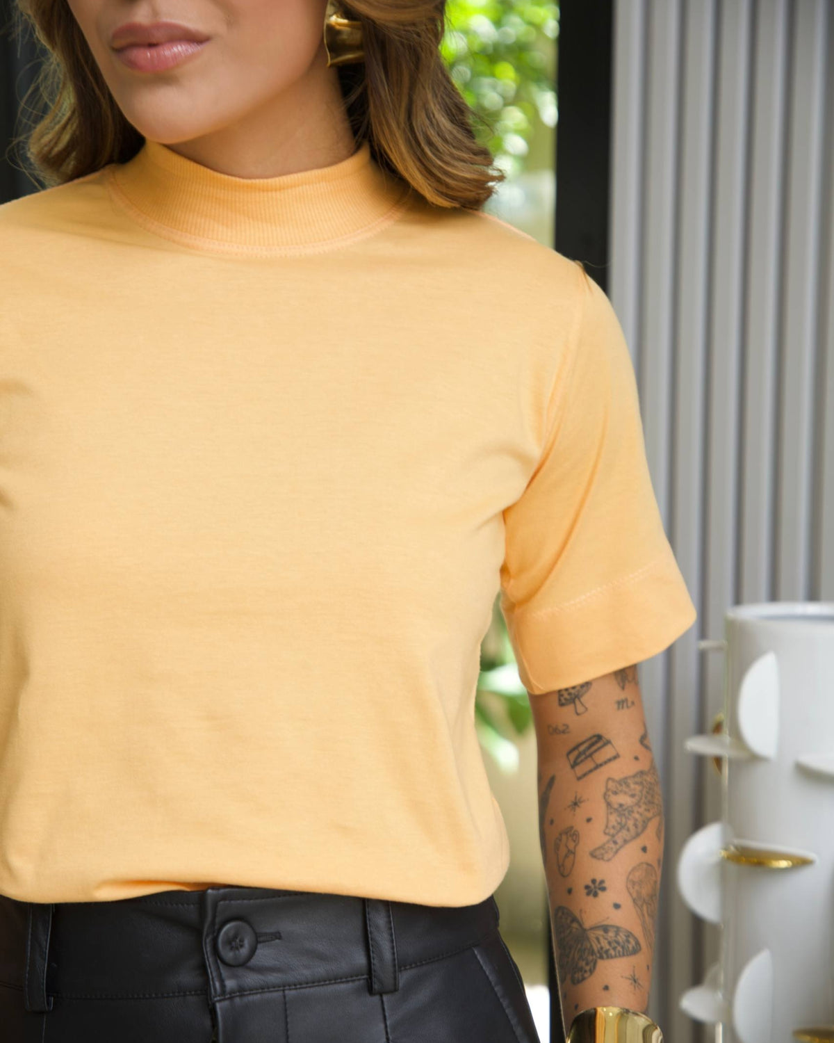 T-SHIRT GOLA ALTA / LARANJA CANDY