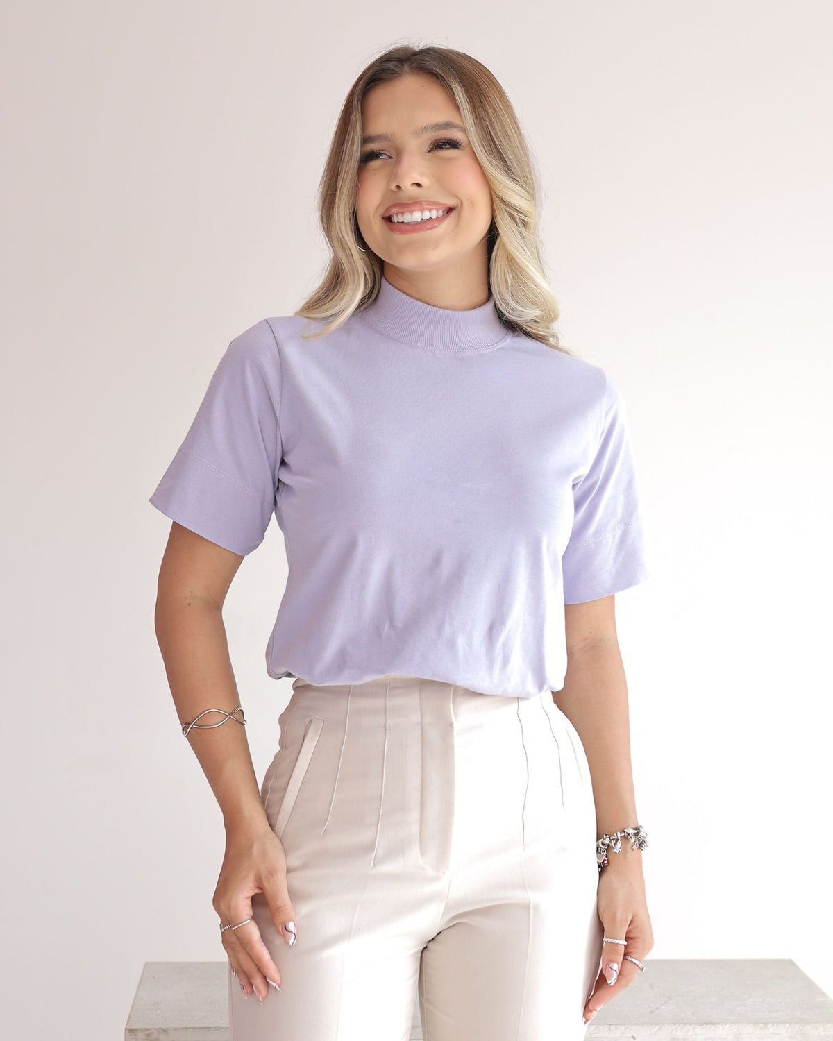 T-SHIRT GOLA ALTA / LAVANDA