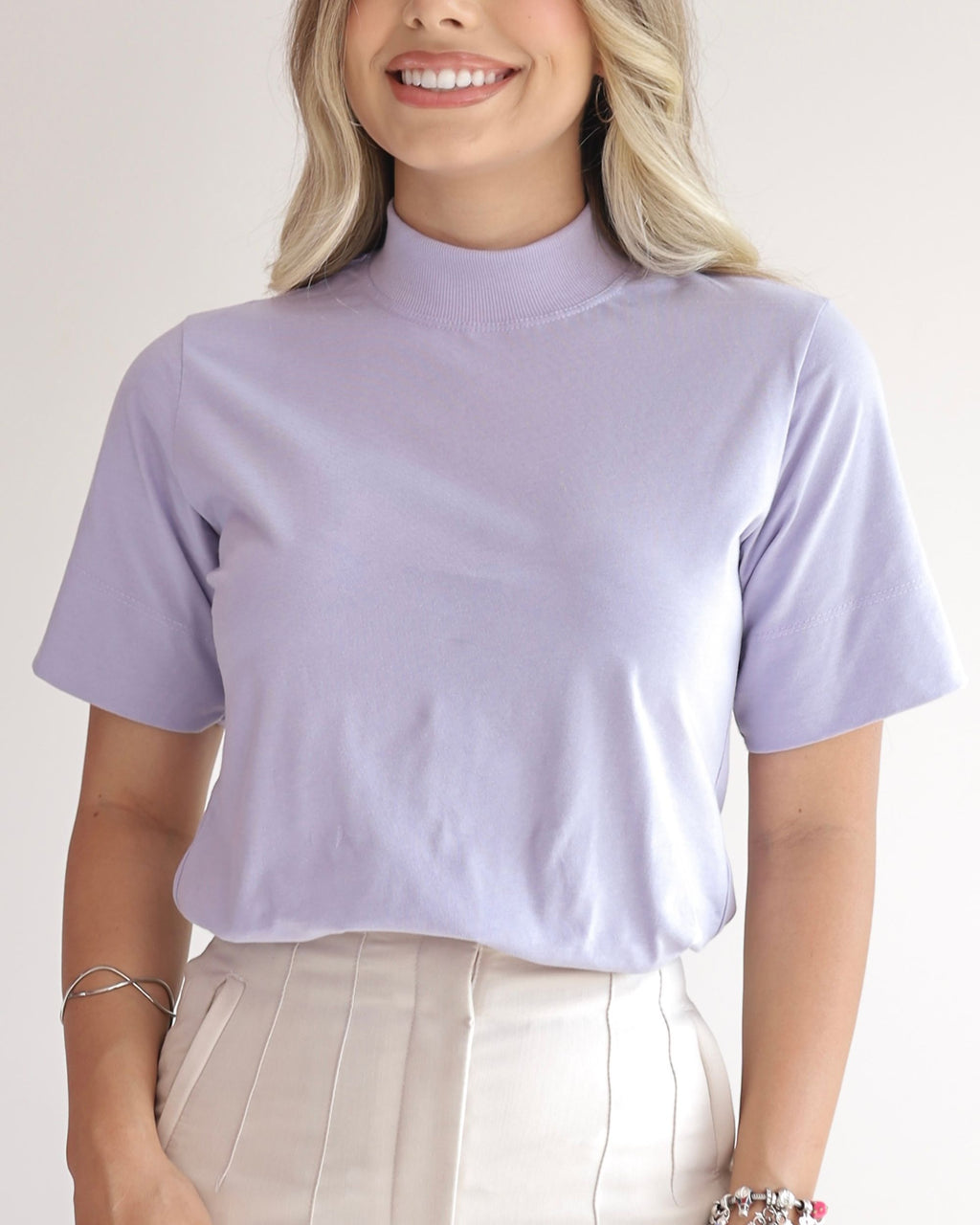 T-SHIRT GOLA ALTA / LAVANDA