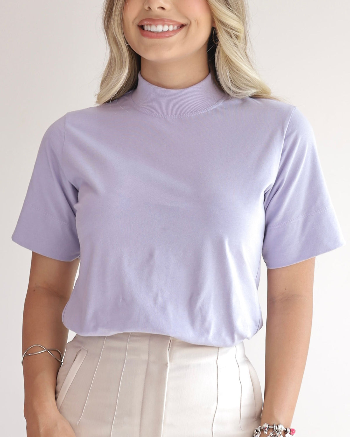 T-SHIRT GOLA ALTA / LAVANDA