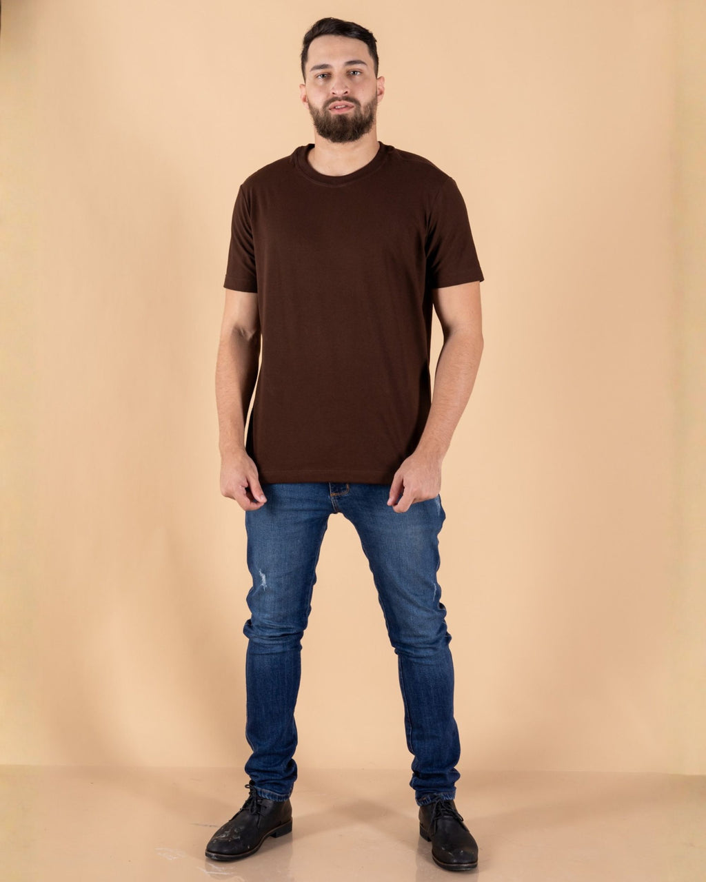 CAMISETA BÁSICA / MARROM CARDAMOMO