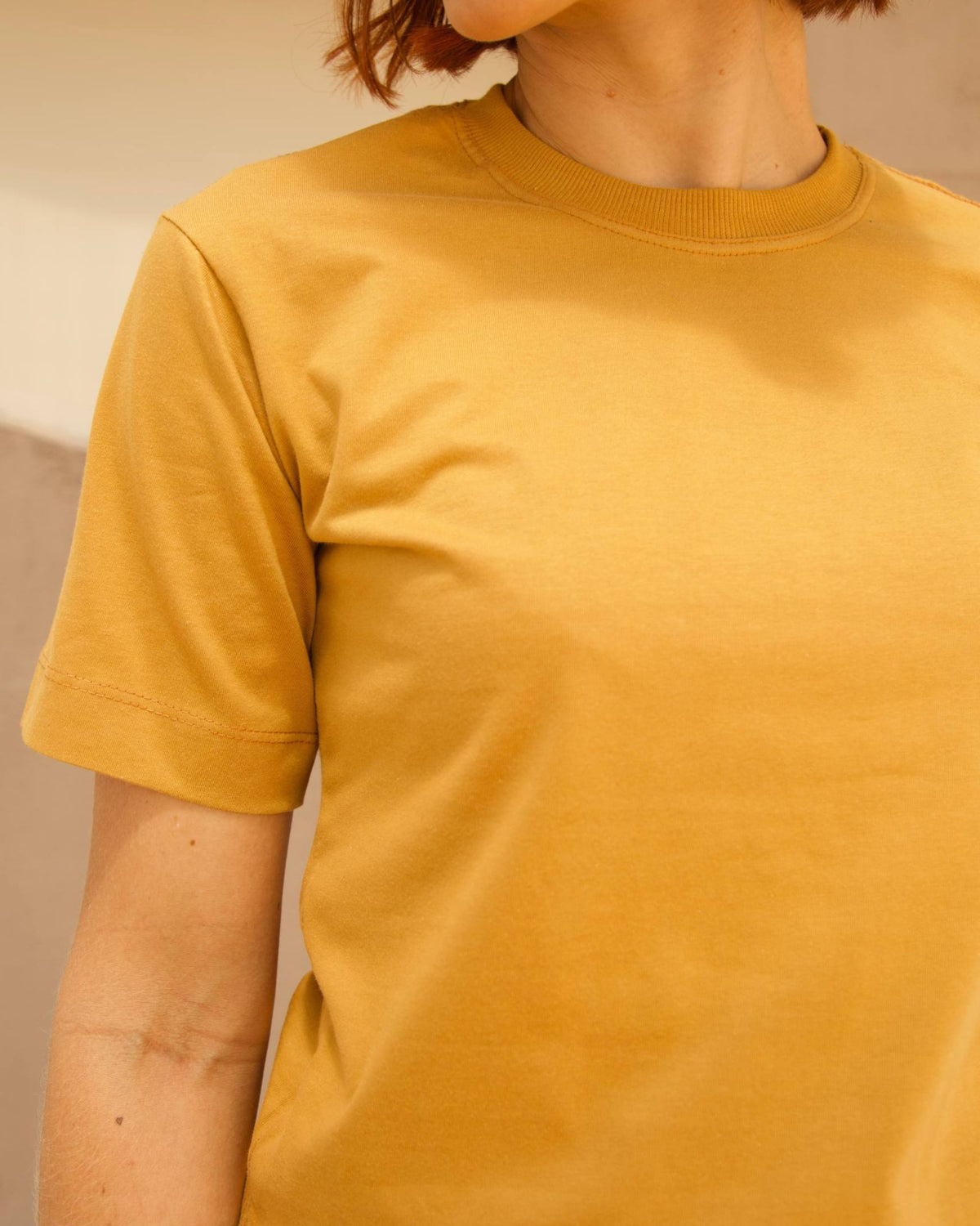 T-SHIRT BÁSICA / MOSTARDA