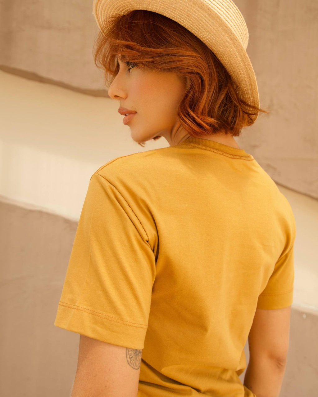 T-SHIRT BÁSICA / MOSTARDA