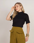 T-SHIRT GOLA ALTA / PRETO