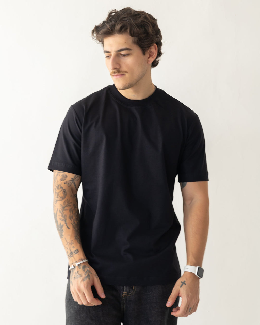 CAMISETA BÁSICA / PRETO