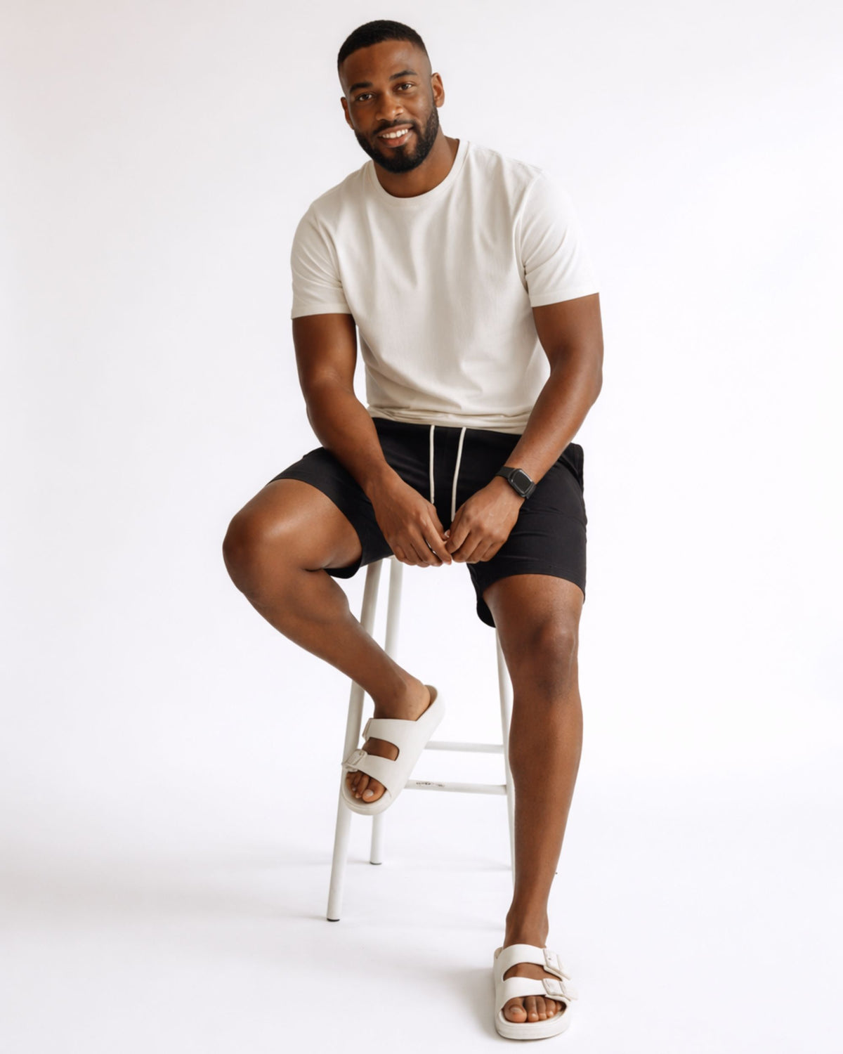 SHORT LINHO ESSENTIAL / PRETO