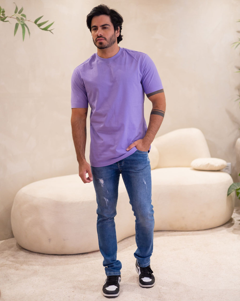 CAMISETA BÁSICA / ROXO FLOR DE JACARANDÁ