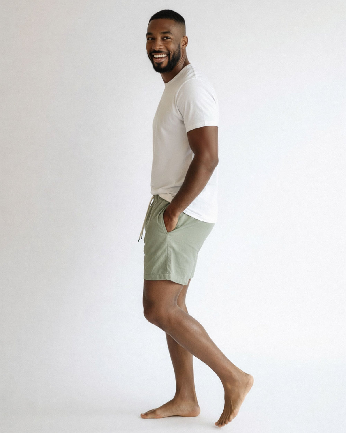 SHORT LINHO ESSENTIAL / VERDE BEBÊ