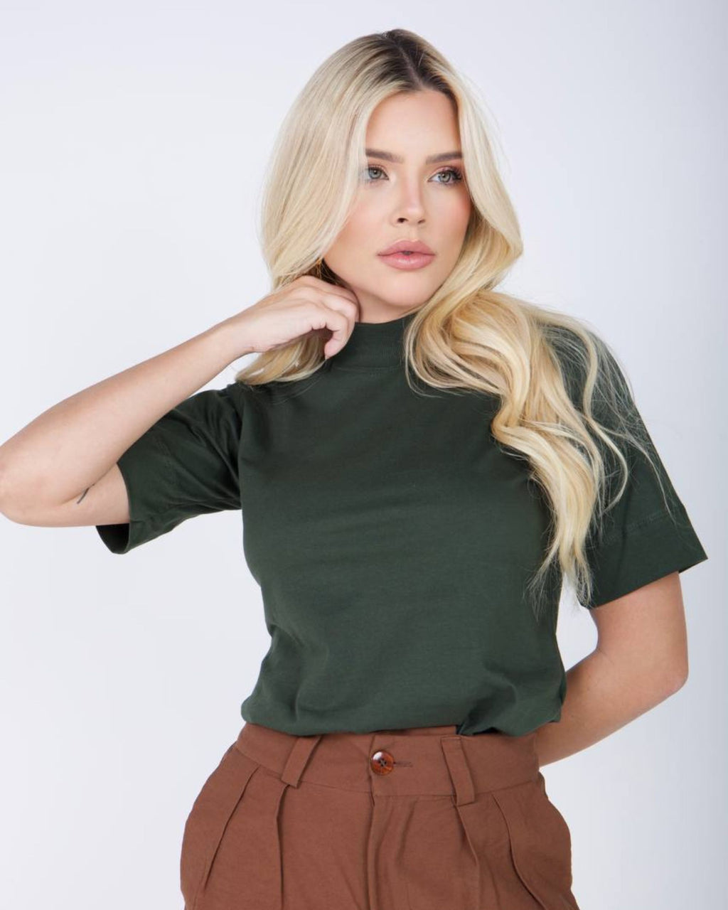 T-SHIRT GOLA ALTA / VERDE CAMUFLAGE