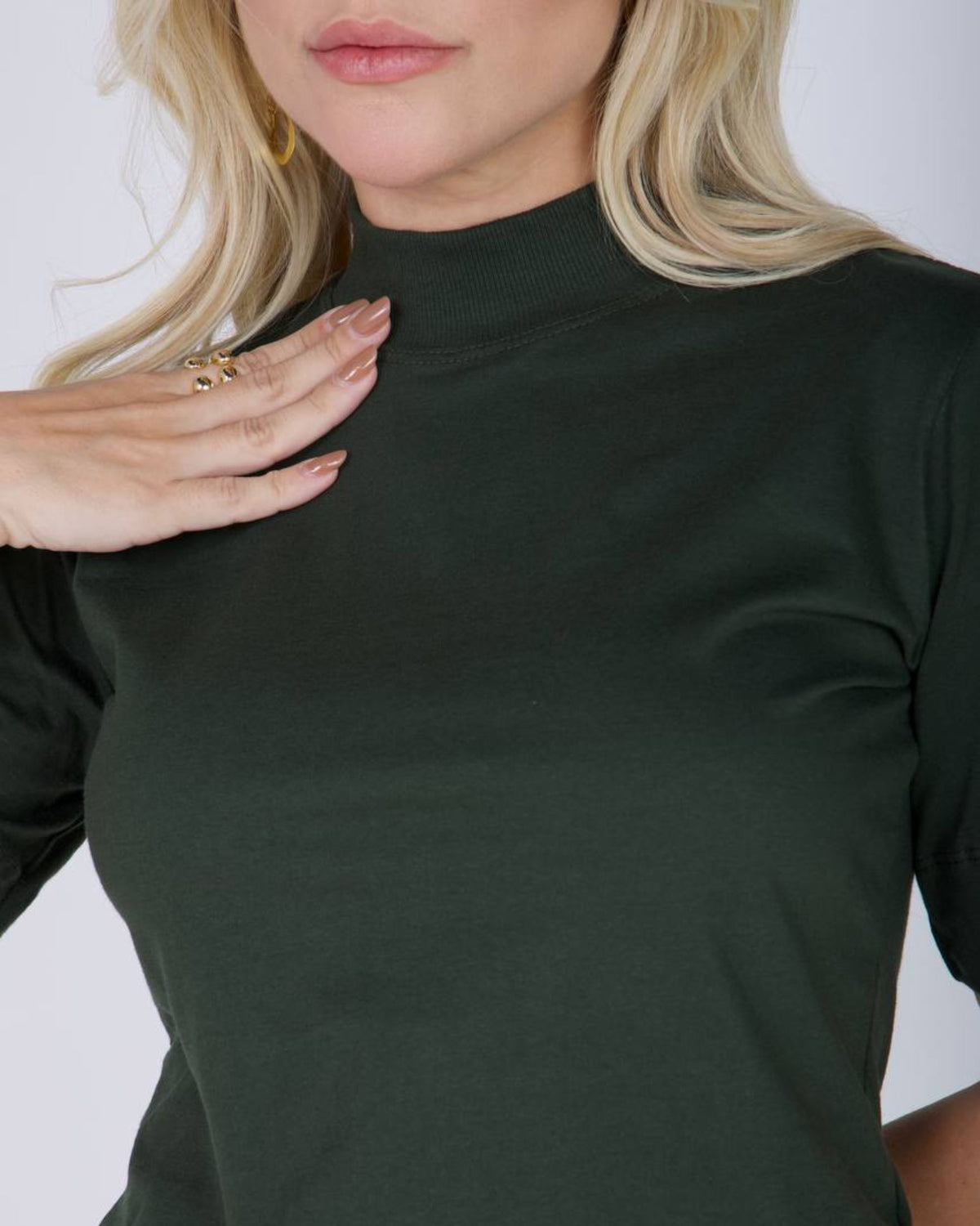 T-SHIRT GOLA ALTA / VERDE CAMUFLAGE