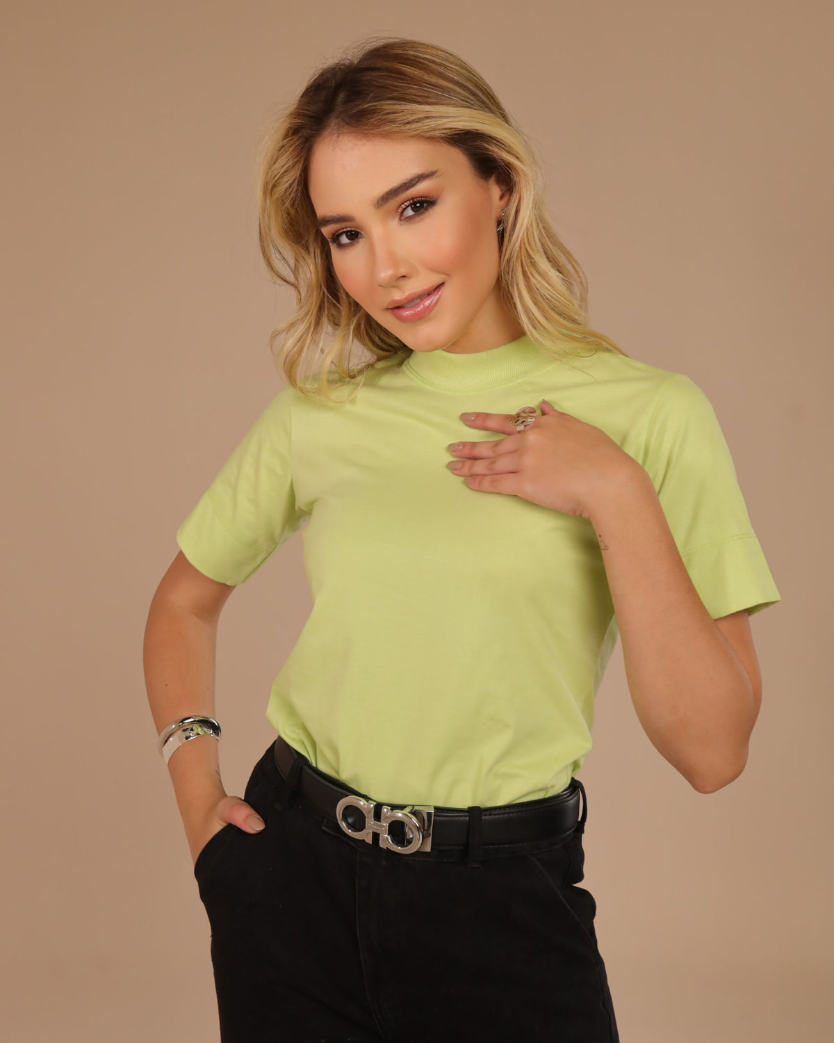T-SHIRT GOLA ALTA / VERDE COOL MATCH