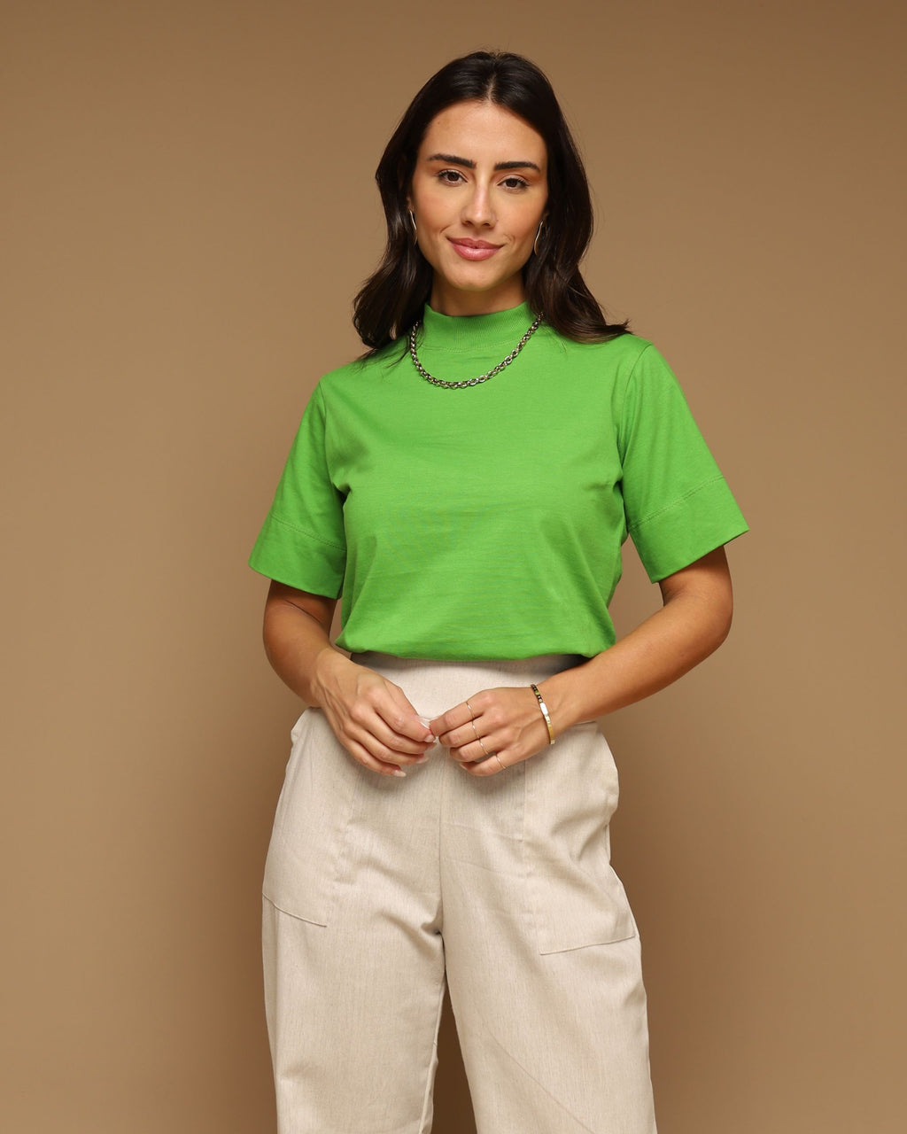 T-SHIRT GOLA ALTA / VERDE DOPAMINE