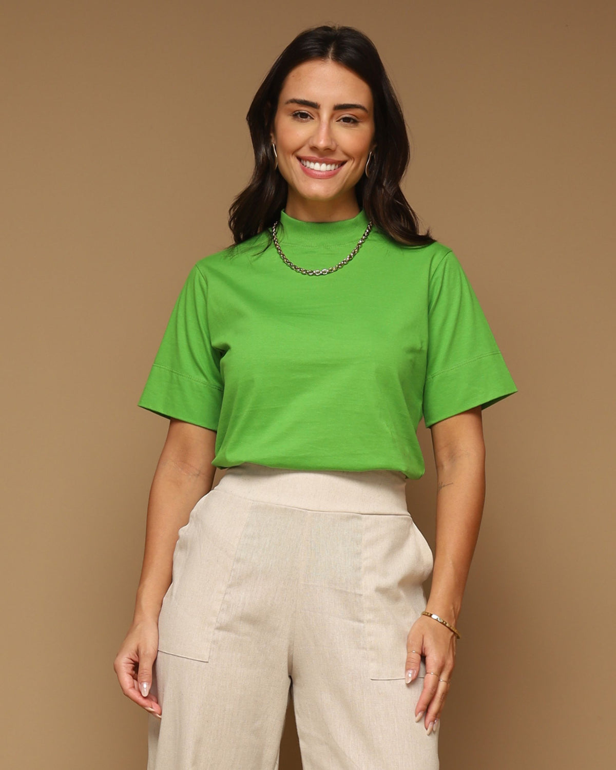 T-SHIRT GOLA ALTA / VERDE DOPAMINE