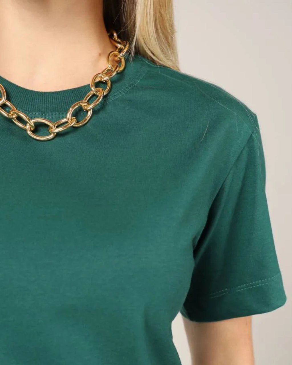 T-SHIRT BÁSICA / VERDE ESMERALDA