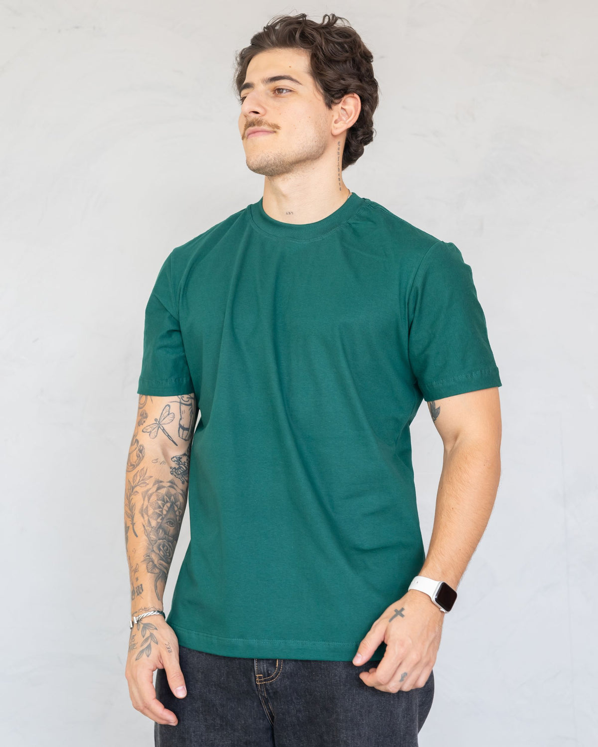 CAMISETA BÁSICA / VERDE ESMERALDA