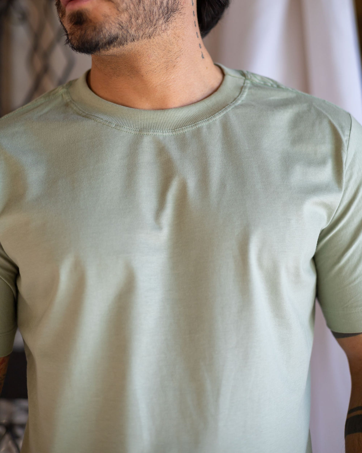 CAMISETA BÁSICA / VERDE FOLHA SECA