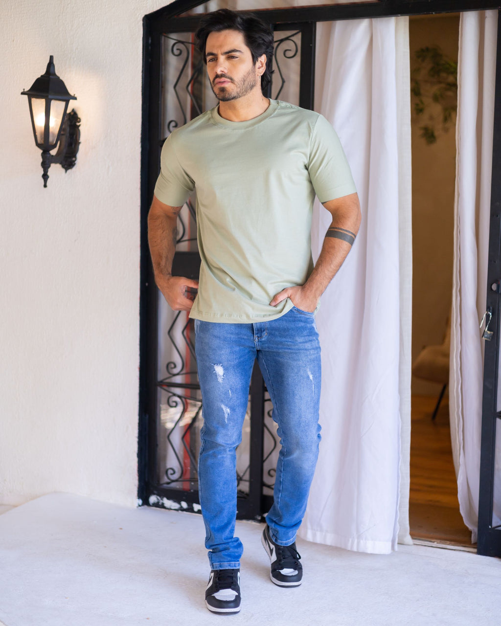 CAMISETA BÁSICA / VERDE FOLHA SECA