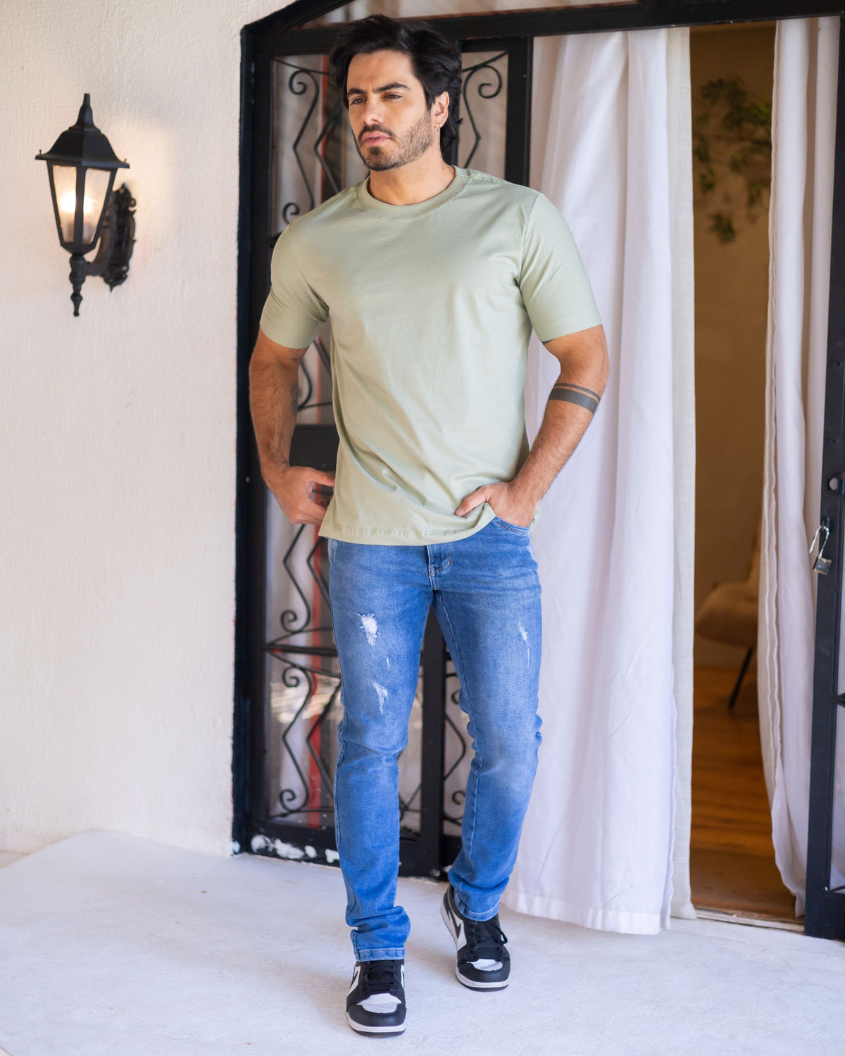 CAMISETA BÁSICA / VERDE FOLHA SECA
