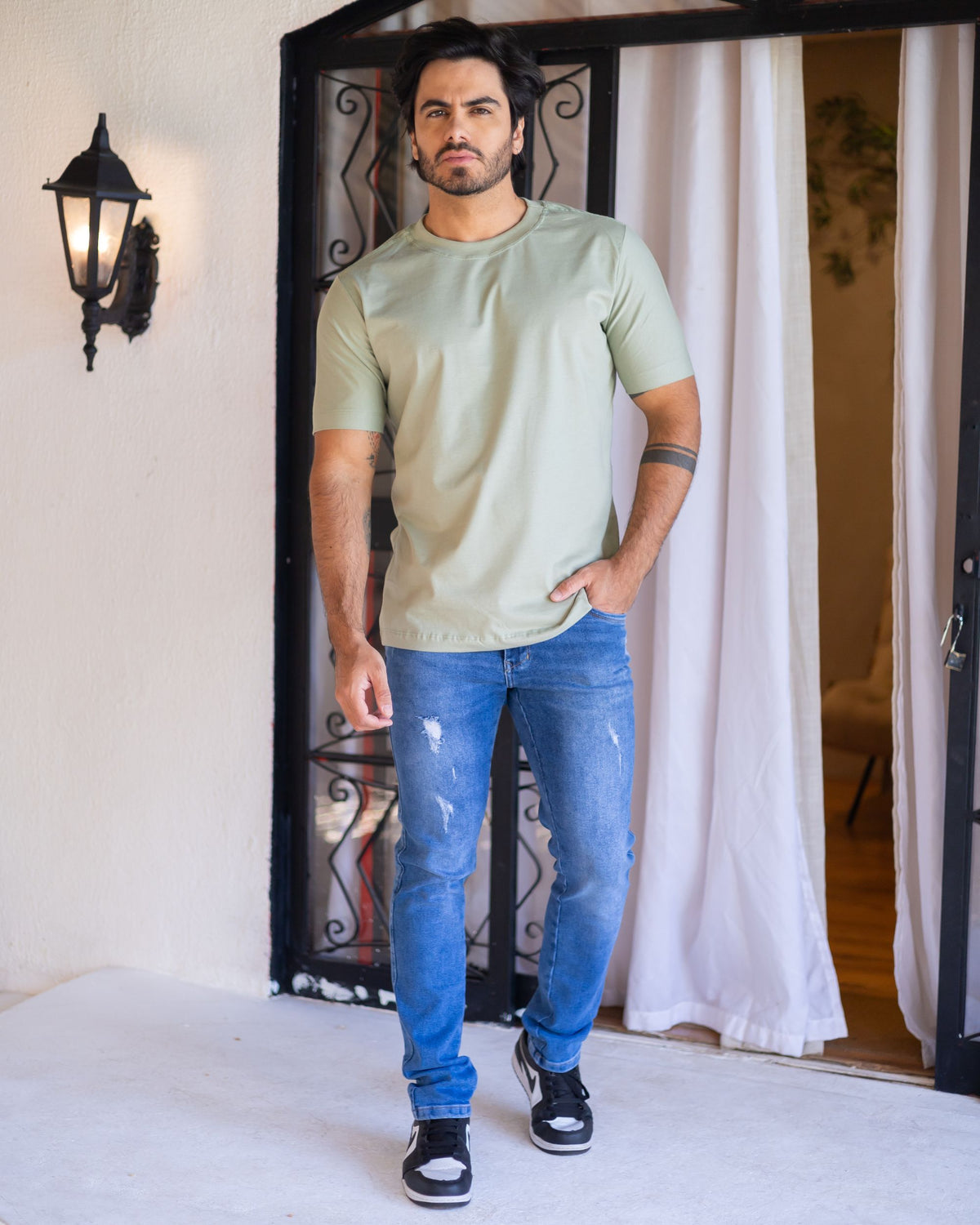 CAMISETA BÁSICA / VERDE FOLHA SECA