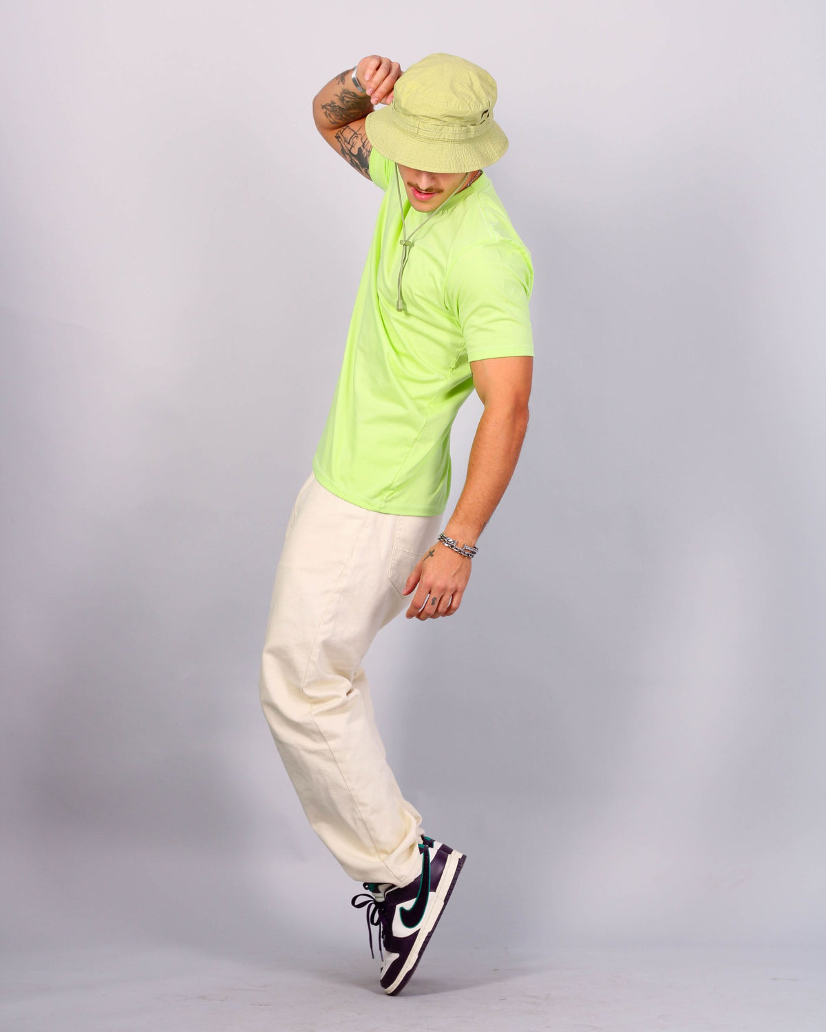 CAMISETA BÁSICA / VERDE LIME CREAM