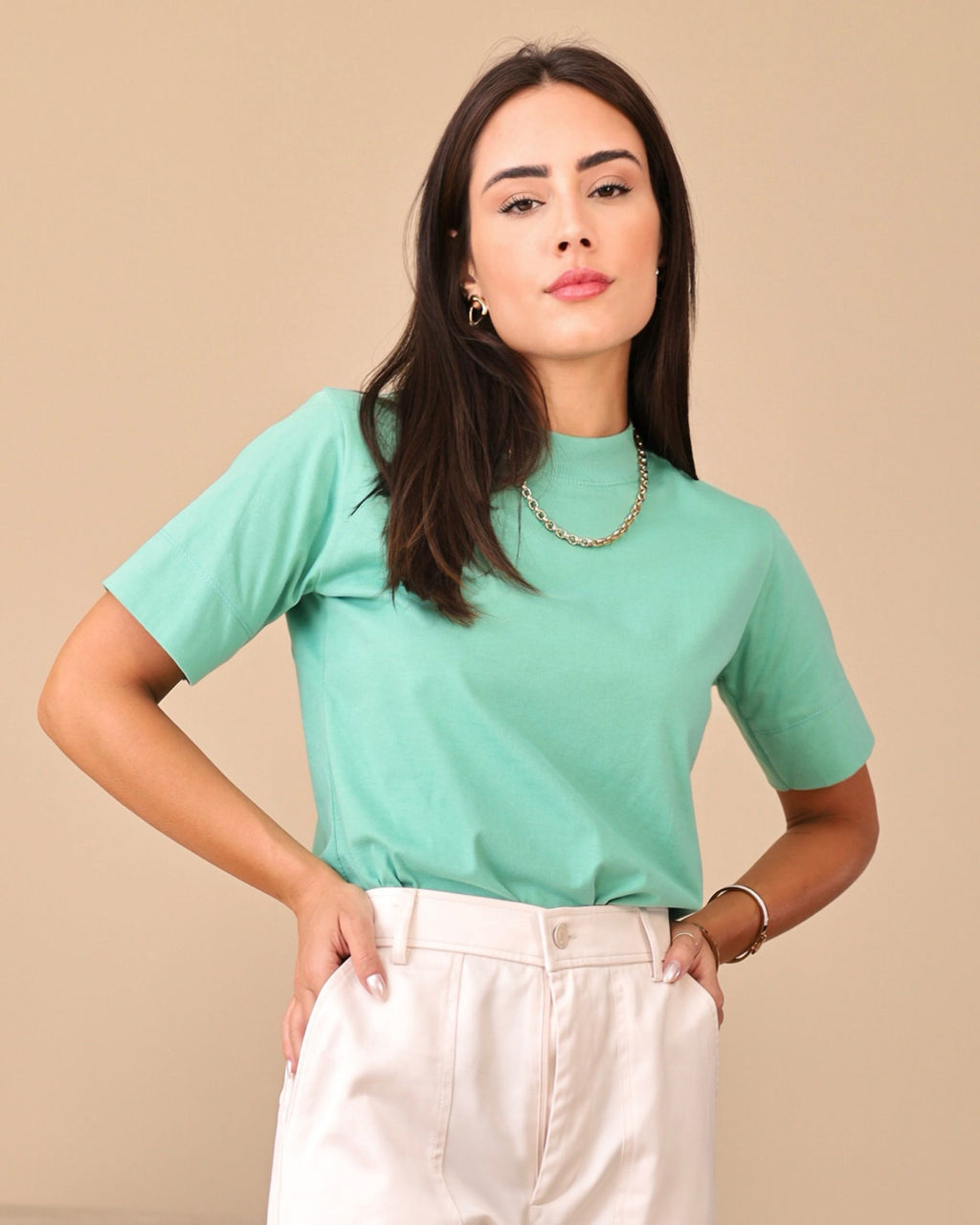 T-SHIRT GOLA ALTA / VERDE MENTOL