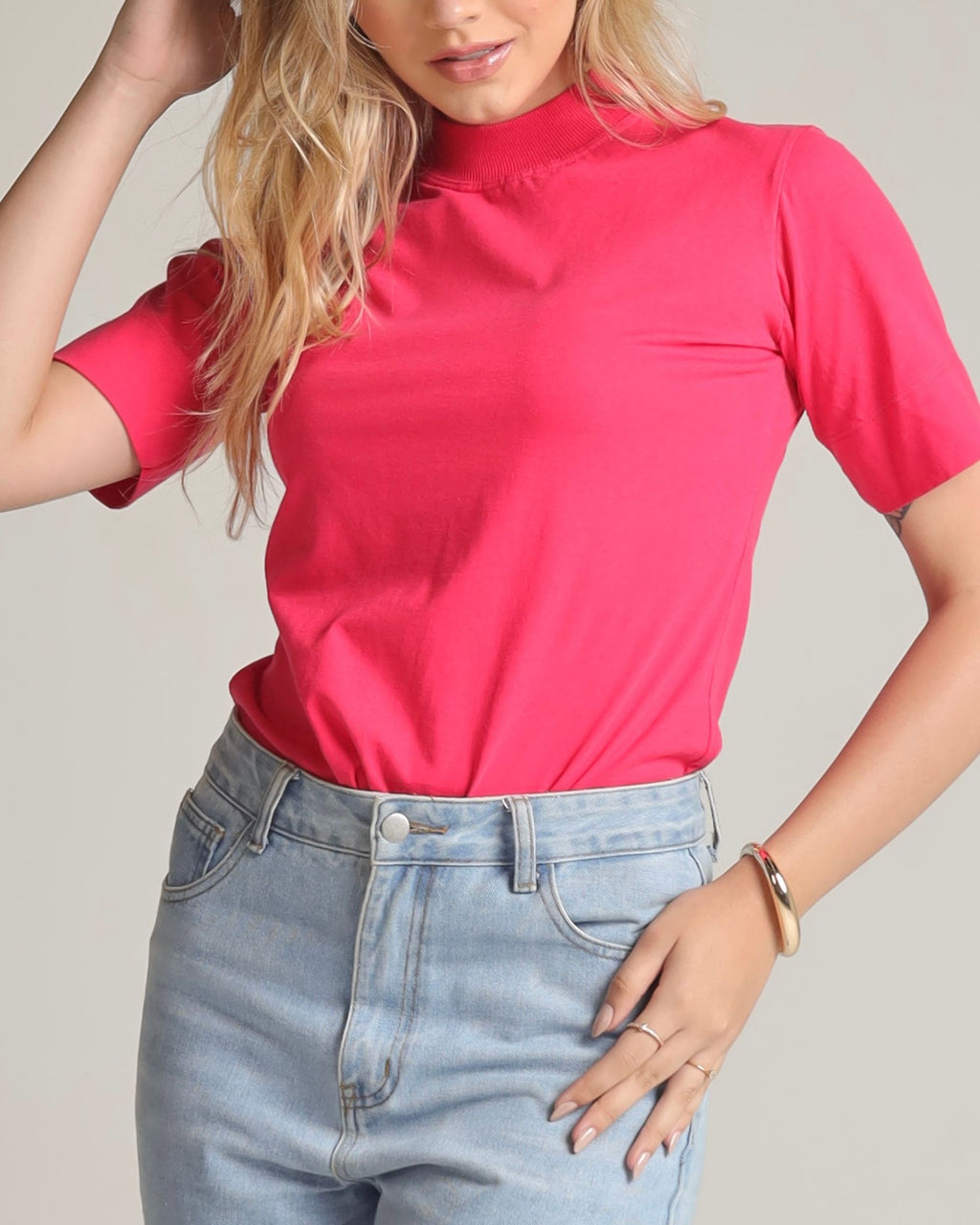T-SHIRT GOLA ALTA / VIVA MAGENTA
